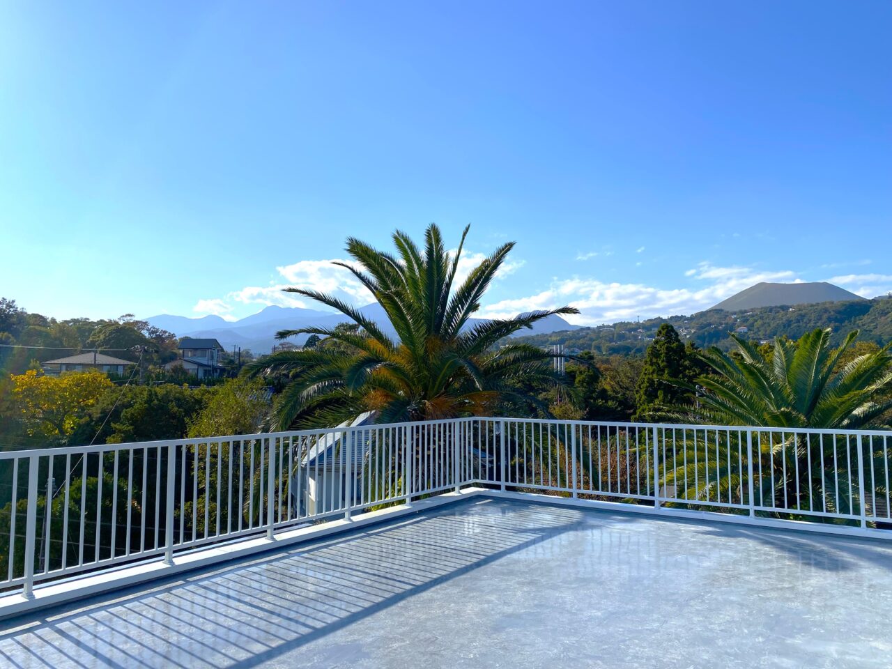 クラブ・ローザランス　2025年12月オープン！