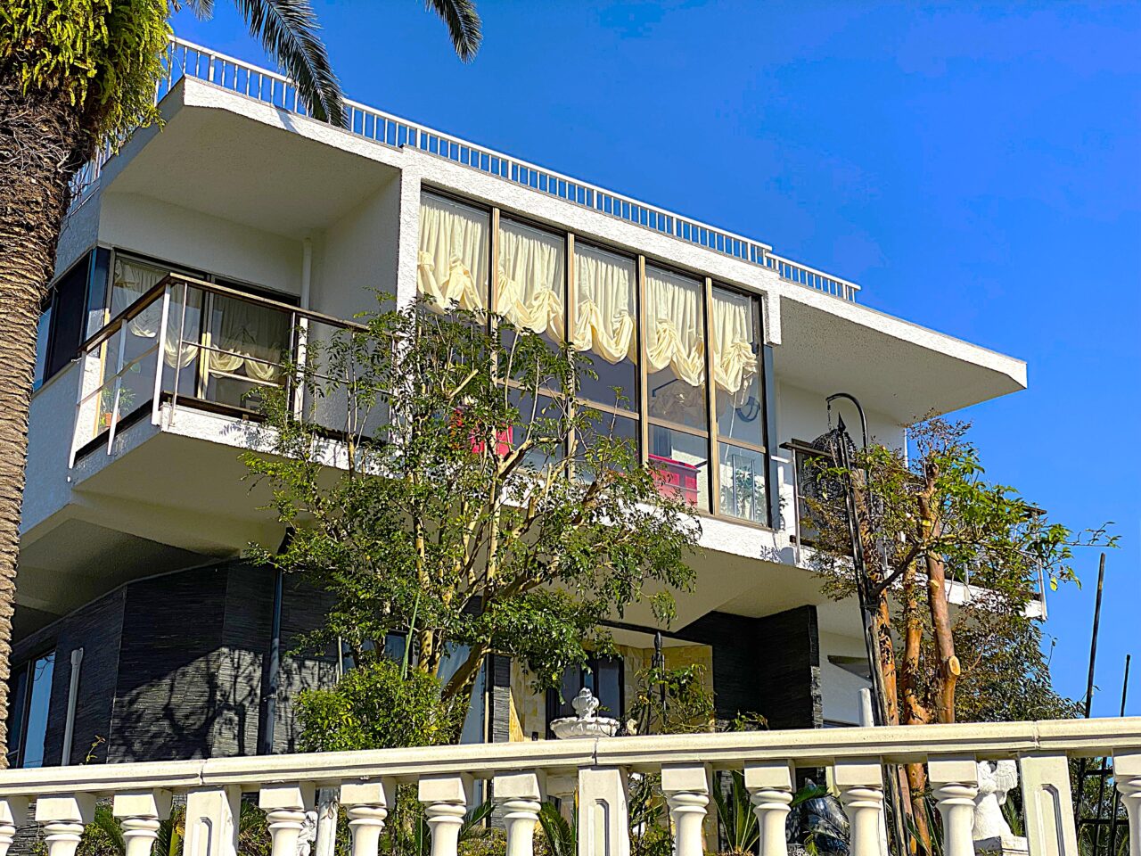 クラブ・ローザランス　2025年12月オープン！