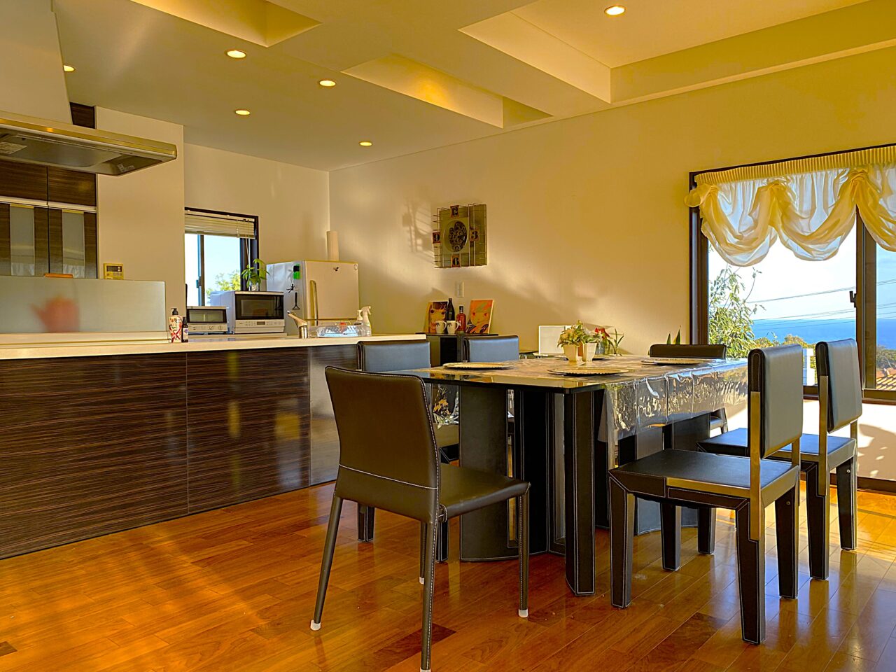 クラブ・ローザランス　2025年12月オープン！