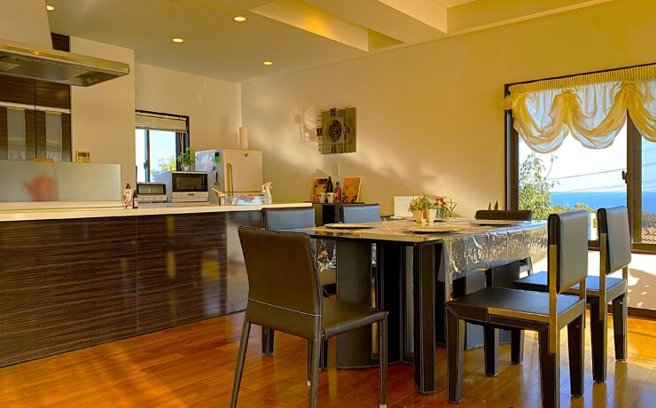 クラブ・ローザランス　2025年12月オープン！