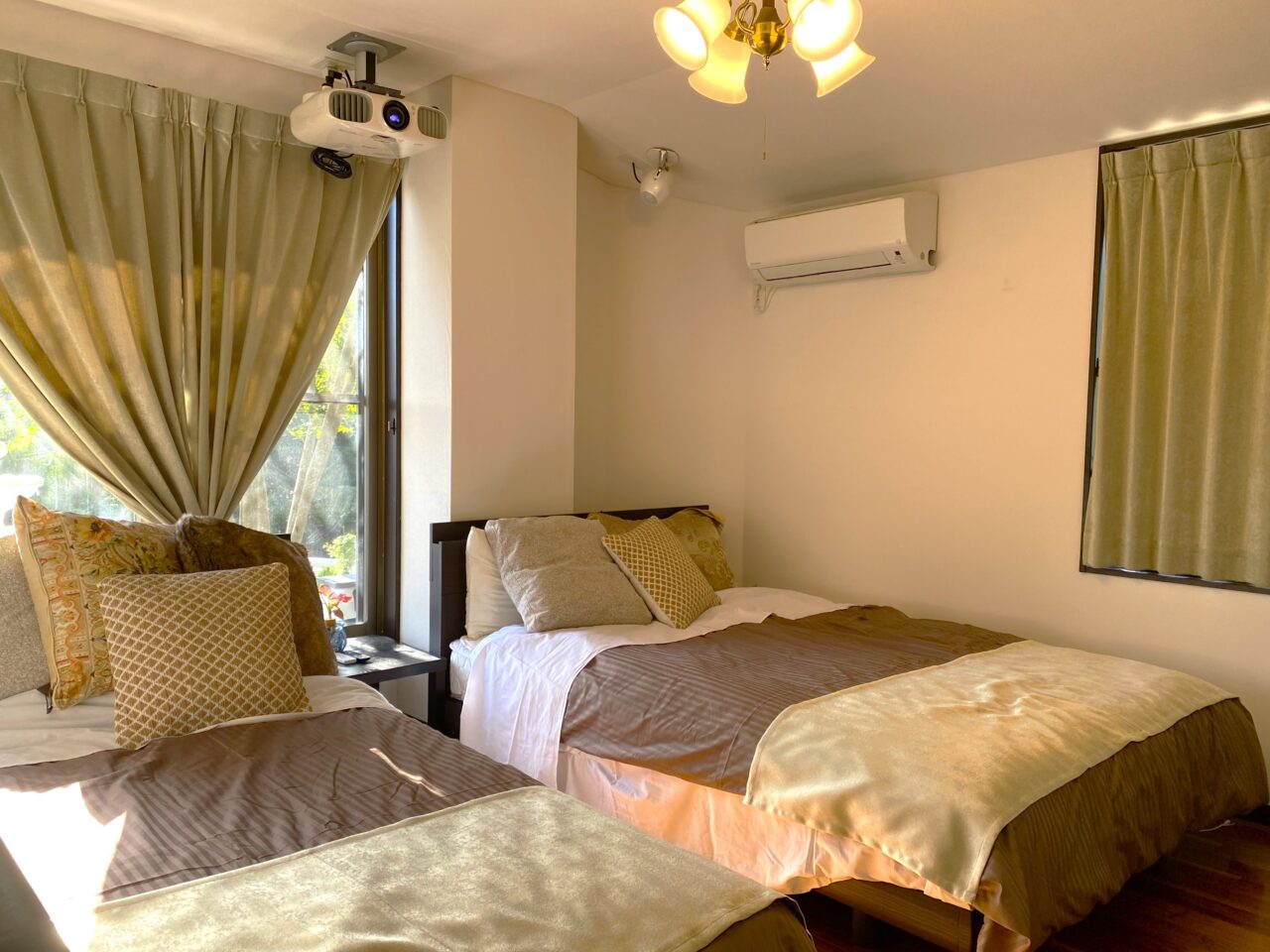 クラブ・ローザランス　2025年12月オープン！